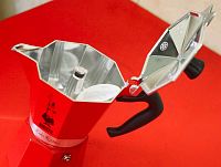 Гейзерная кофеварка Bialetti Moka Express EMOTION RED 6 порций красная СЛ